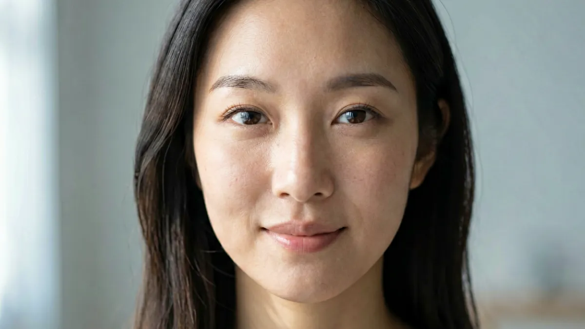 丽娜伦成人A片经典代表作封面，展示女主角特写与高清画质